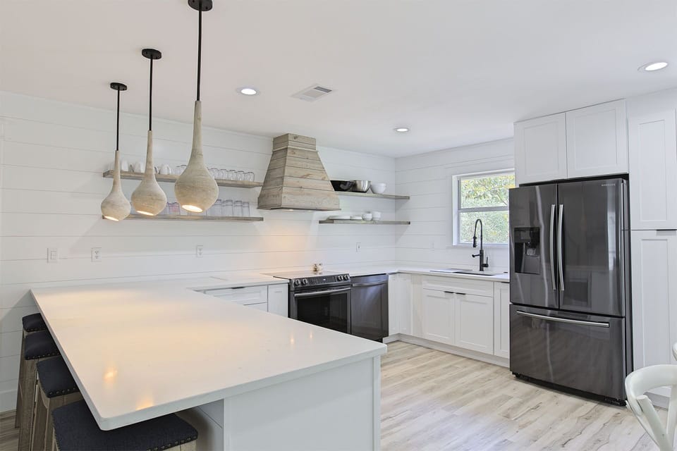 20-Pine-Cove-Kitchen