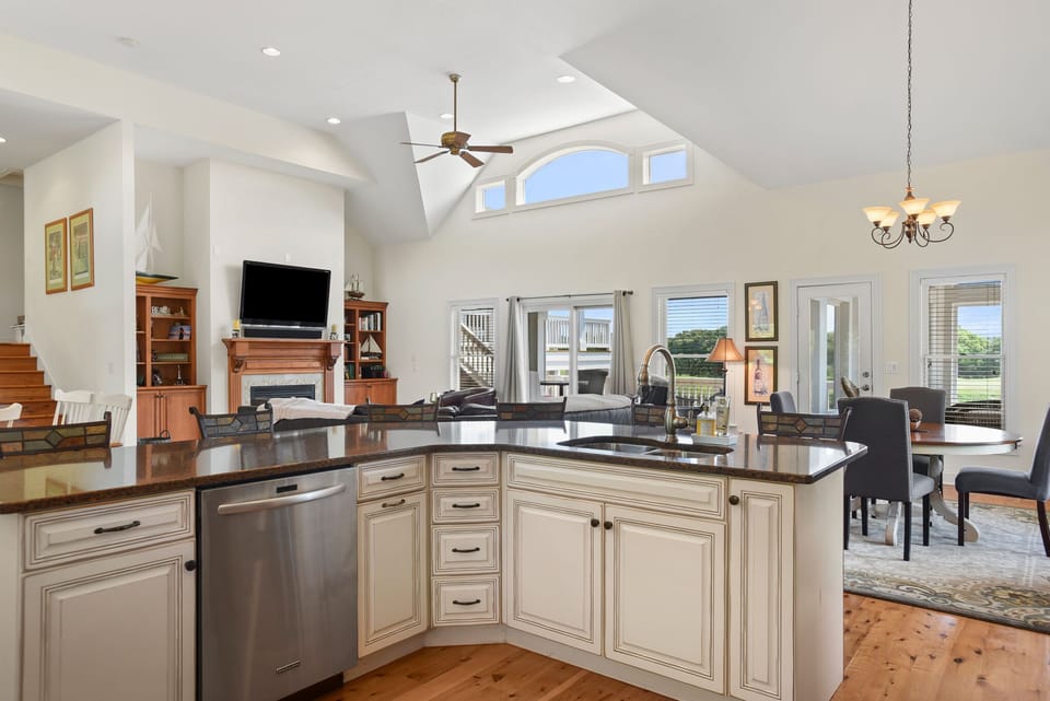 CC124: Corolla Beach House l Top Level Kitchen