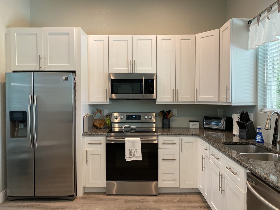 Fully equipped kitchen with everything that you need. 