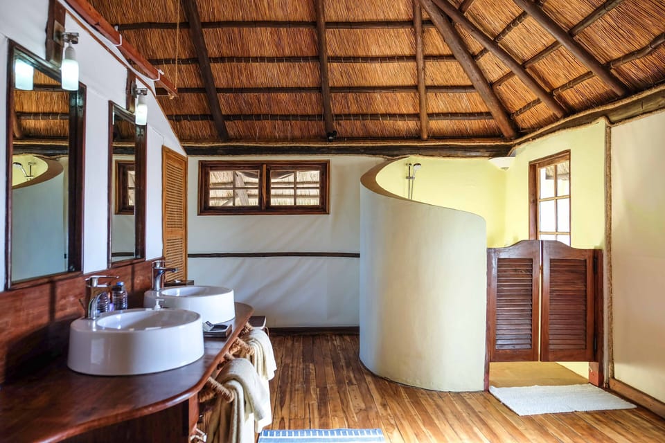 Double Room, 1 King Bed, Sea View | Bathroom | Shower, rainfall showerhead, free toiletries, bathrobes