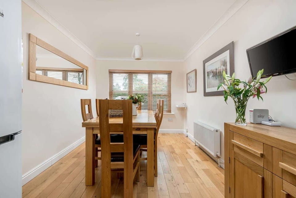 Mews Hill Breakfast Area