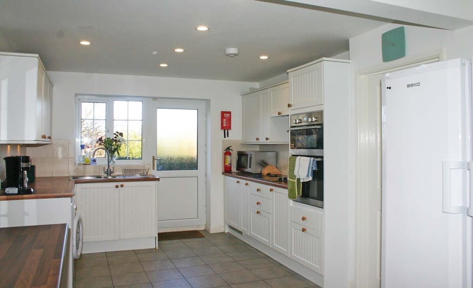 Criddlestyle Cottage Kitchen
