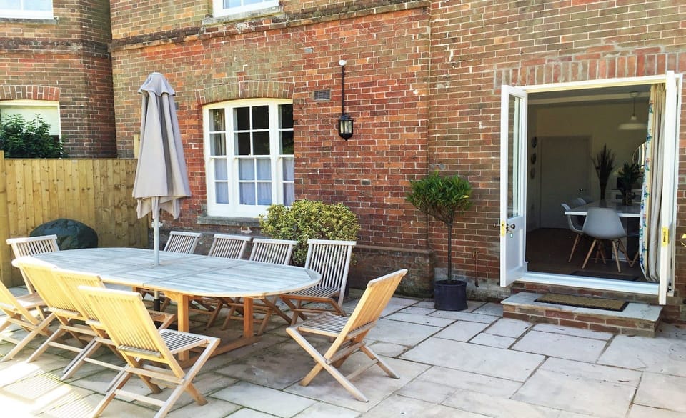 Quay Corner Garden Patio