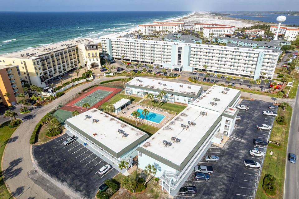Condo, 2 Bedrooms | Exterior