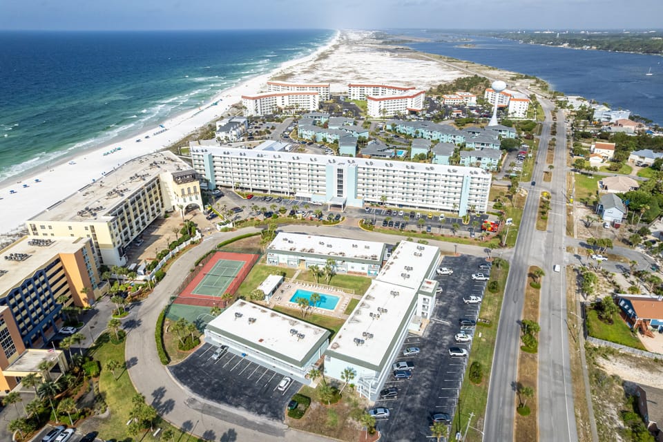 Condo, 2 Bedrooms | Exterior