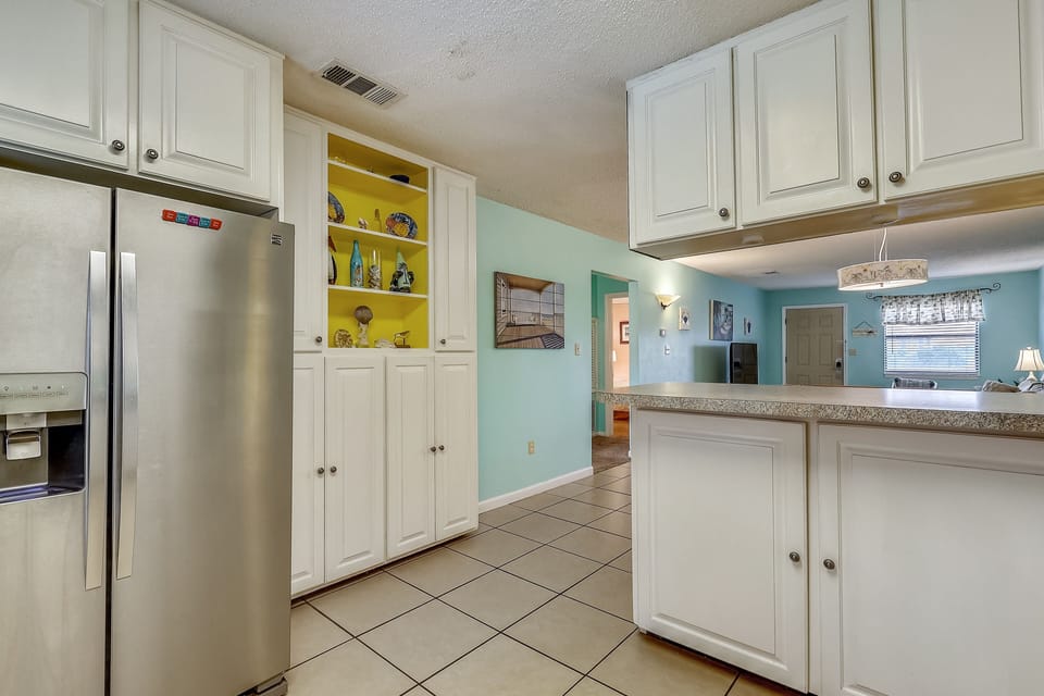 Condo, 3 Bedrooms | Private kitchen | Fridge, microwave, oven, dishwasher