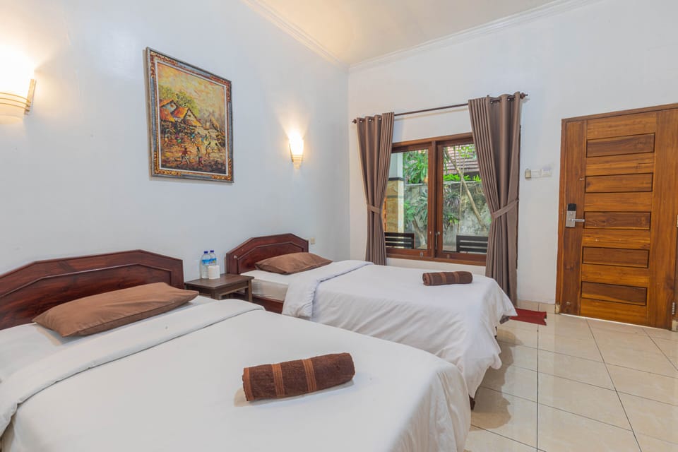 Standard Twin Room | In-room safe, desk, blackout drapes, WiFi (free)