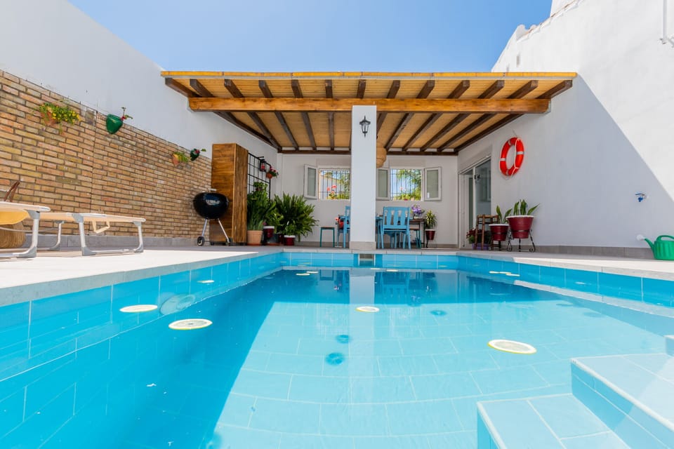 Enjoy the pool of this rural house in Cártama Station