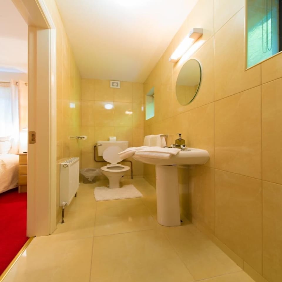 Aisleigh Guest House Bed and Breakfast in Leitrim, Co. Leitrim, Ireland