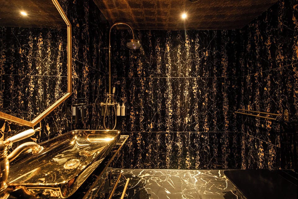 Snug | Bathroom | Shower, designer toiletries, hair dryer, bathrobes