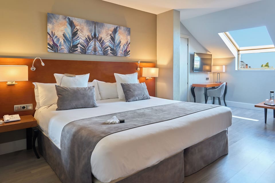 Select Comfort beds, in-room safe, desk, laptop workspace