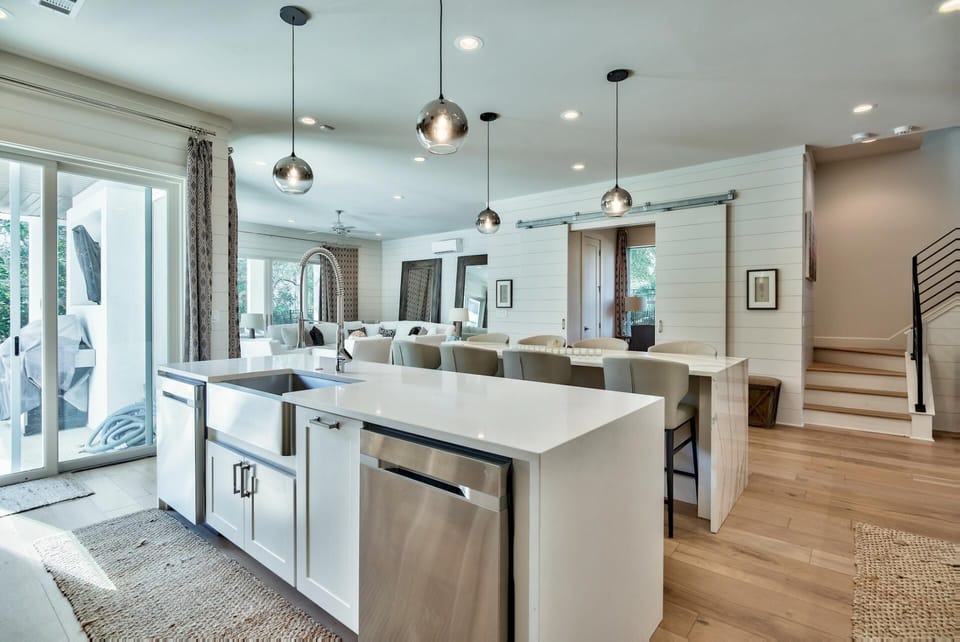 First Floor: Kitchen