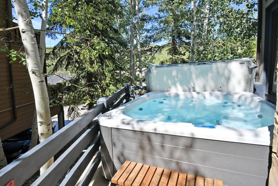 Sparkling Clean Private Spa Nestled in the Aspens