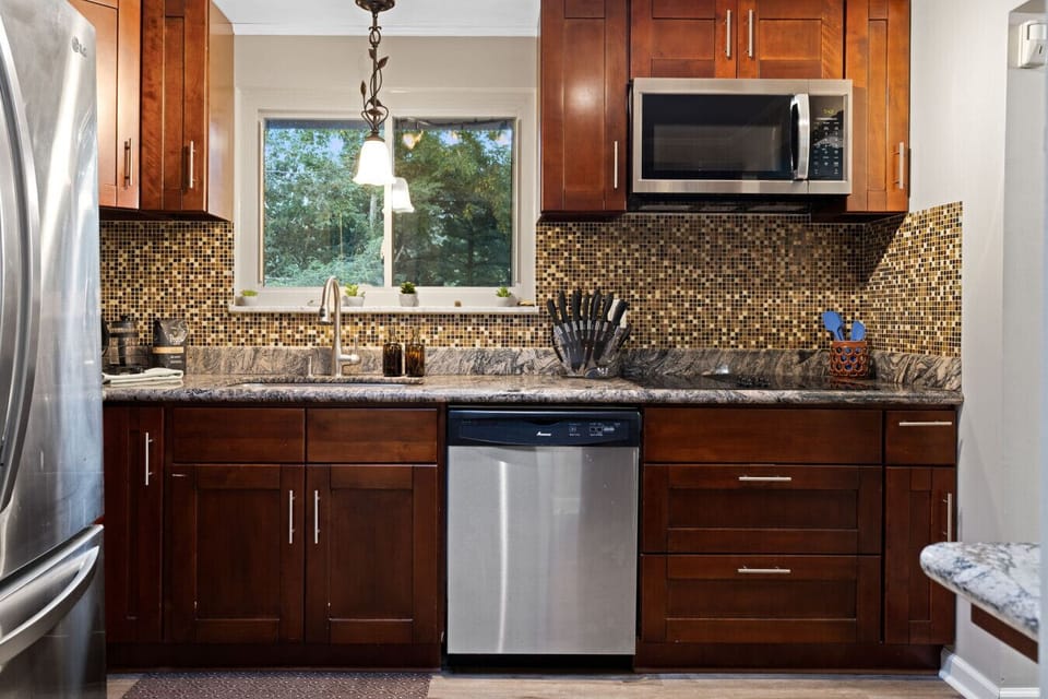 A well-appointed kitchen ready for family meals and morning gatherings