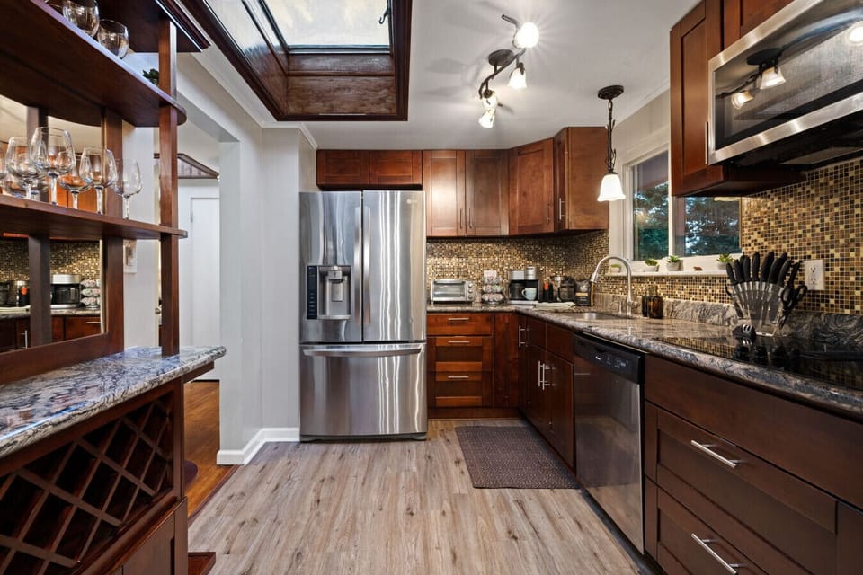 Everything you need for home-cooked meals in a kitchen surrounded by nature