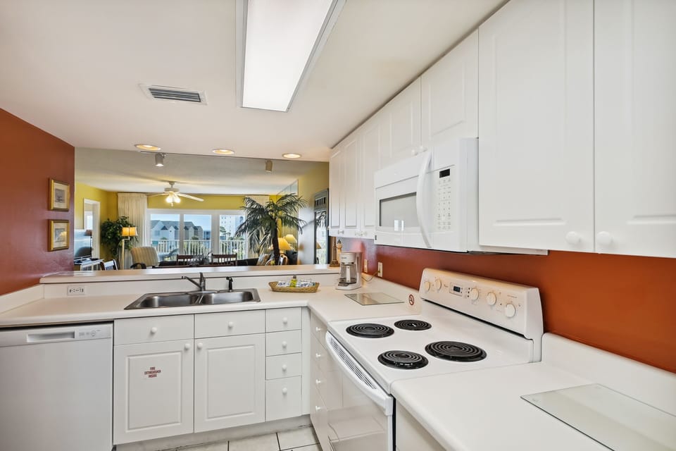 Condo, 2 Bedrooms | Private kitchen | Fridge, coffee/tea maker, toaster