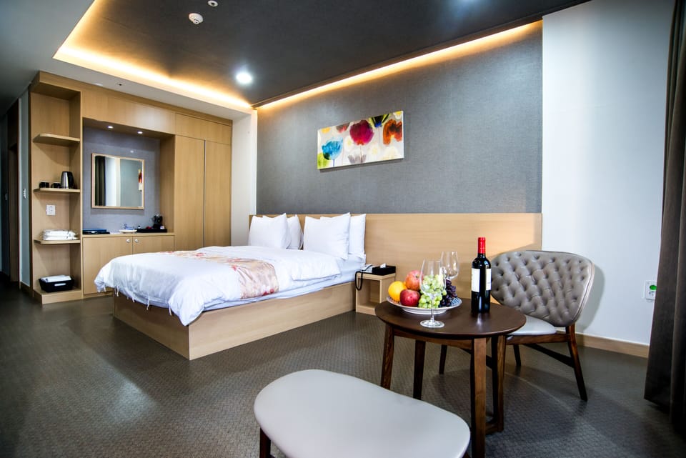 Standard Double Room | Individually furnished, desk, laptop workspace, soundproofing