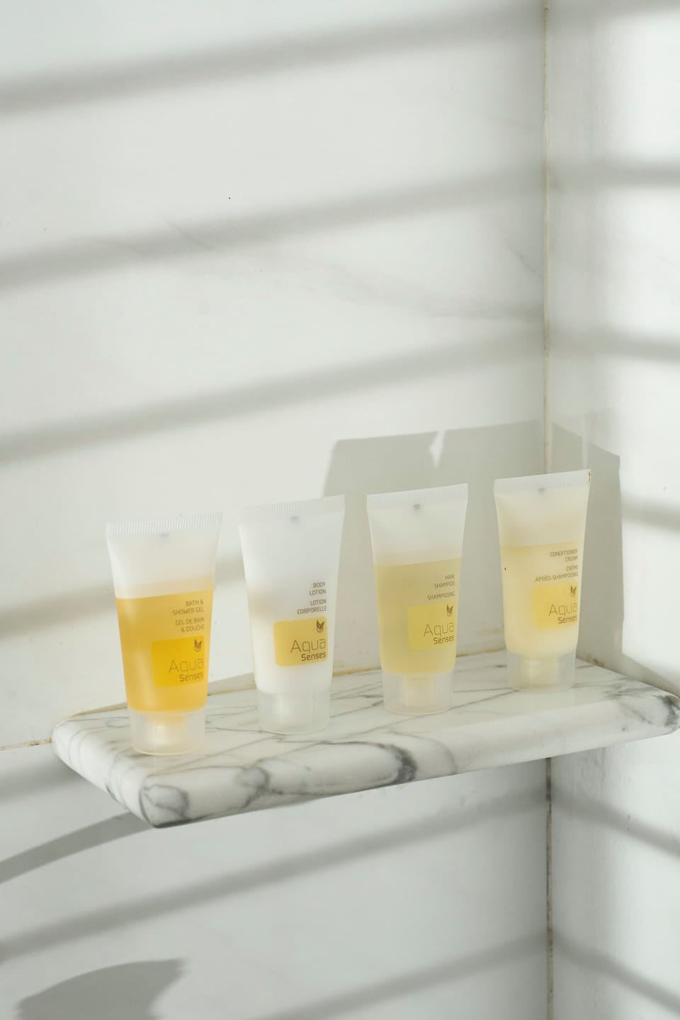 Junior Suite Lake View Room | Bathroom | Shower, rainfall showerhead, free toiletries, hair dryer