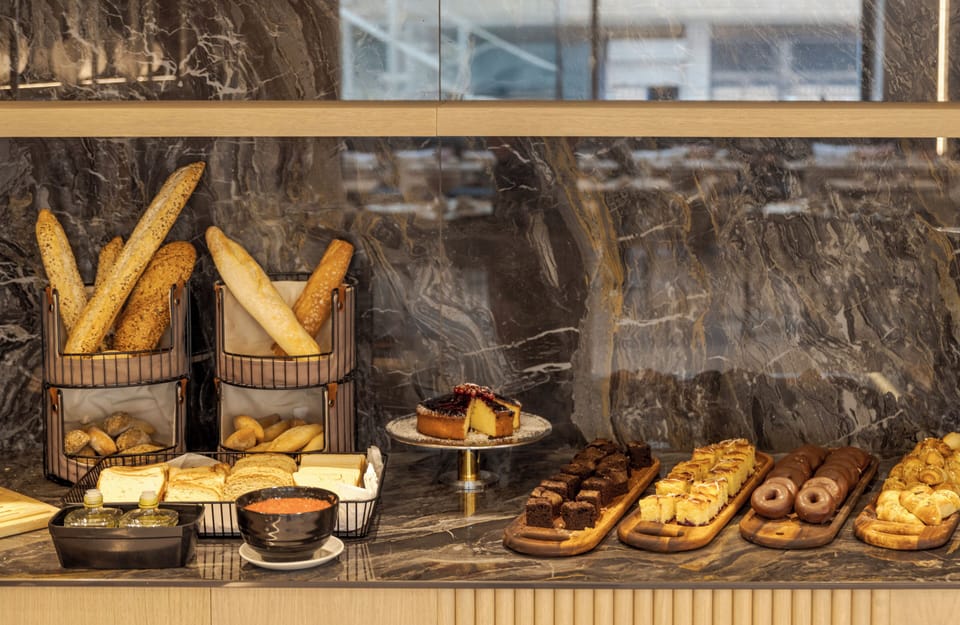 Daily buffet breakfast for a fee