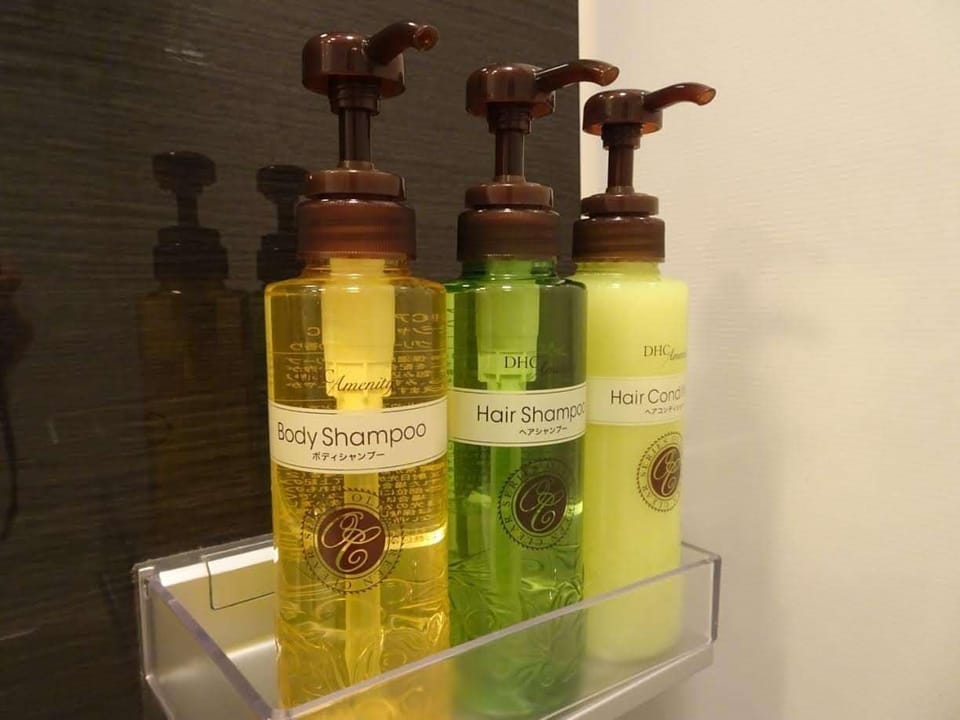 Rainfall showerhead, free toiletries, hair dryer, slippers