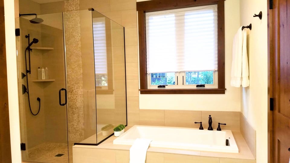 Relax in the rain shower! 