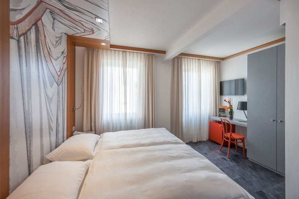 Standard Double or Twin Room, 1 Bedroom | Premium bedding, down comforters, minibar, in-room safe