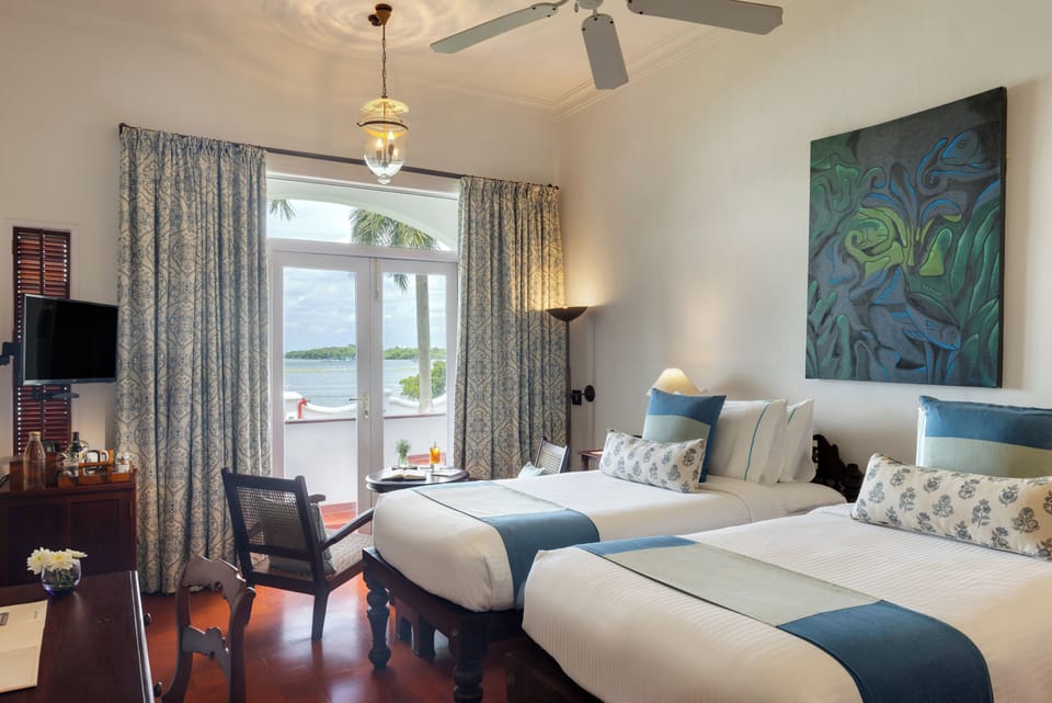 Sea Facing Room | Minibar, in-room safe, desk, soundproofing