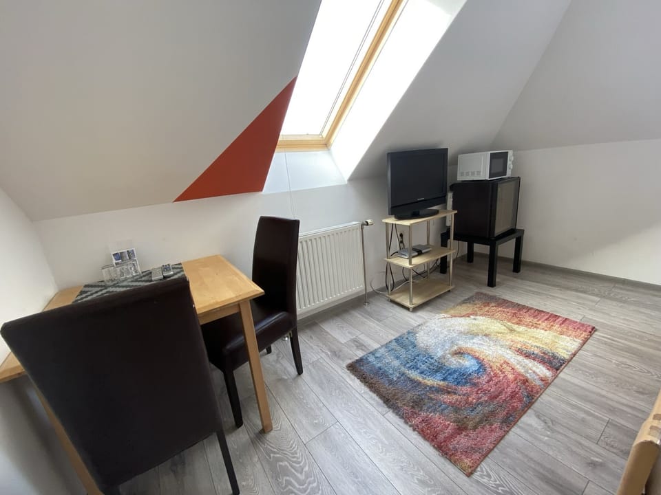 Basic Double Room (Nr. 7) | Desk, laptop workspace, free cribs/infant beds, free WiFi