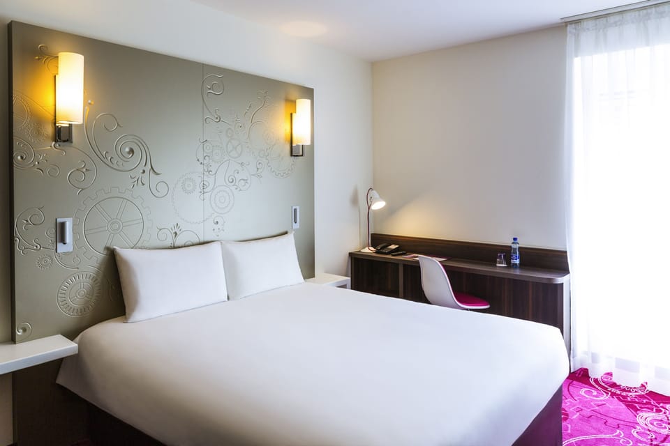Premium bedding, soundproofing, free WiFi, bed sheets