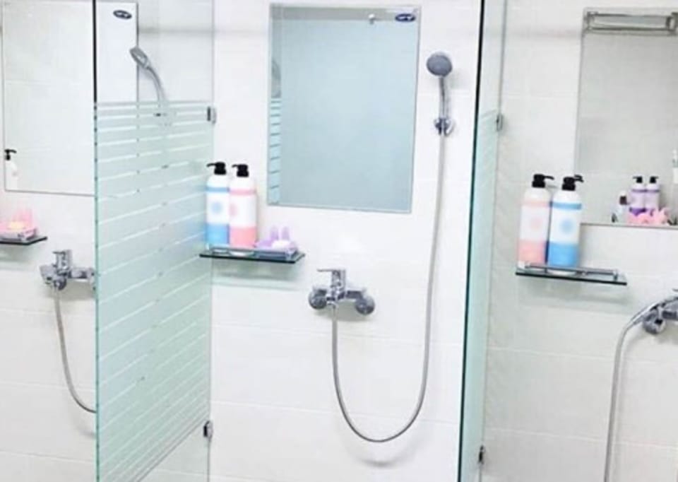 Shower, free toiletries, towels, soap
