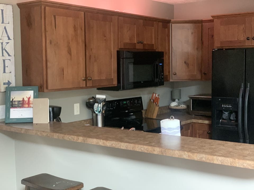 Fully stocked kitchen w/ coffee pot, toaster, convection oven, and much more!