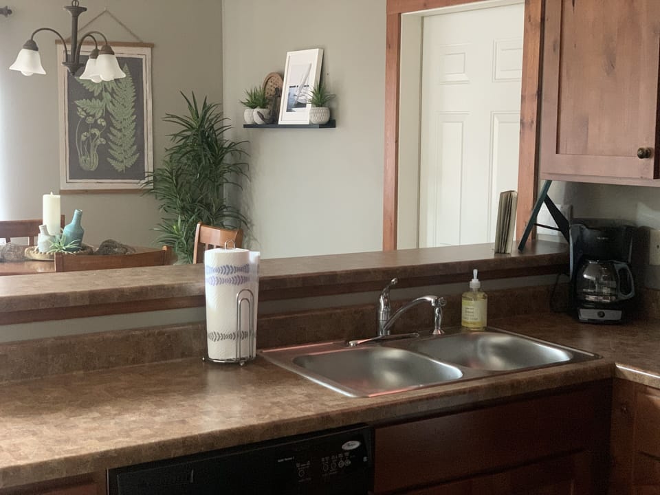 Fully stocked kitchen w/ coffee pot, toaster, convection oven, and much more!