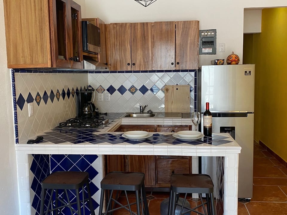 fully equipped kitchenette 