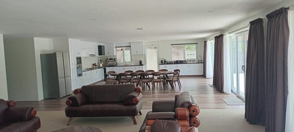 Executive Room, 1 Bedroom, Vision Accessible | Living area | 32-inch flat-screen TV with cable channels, TV