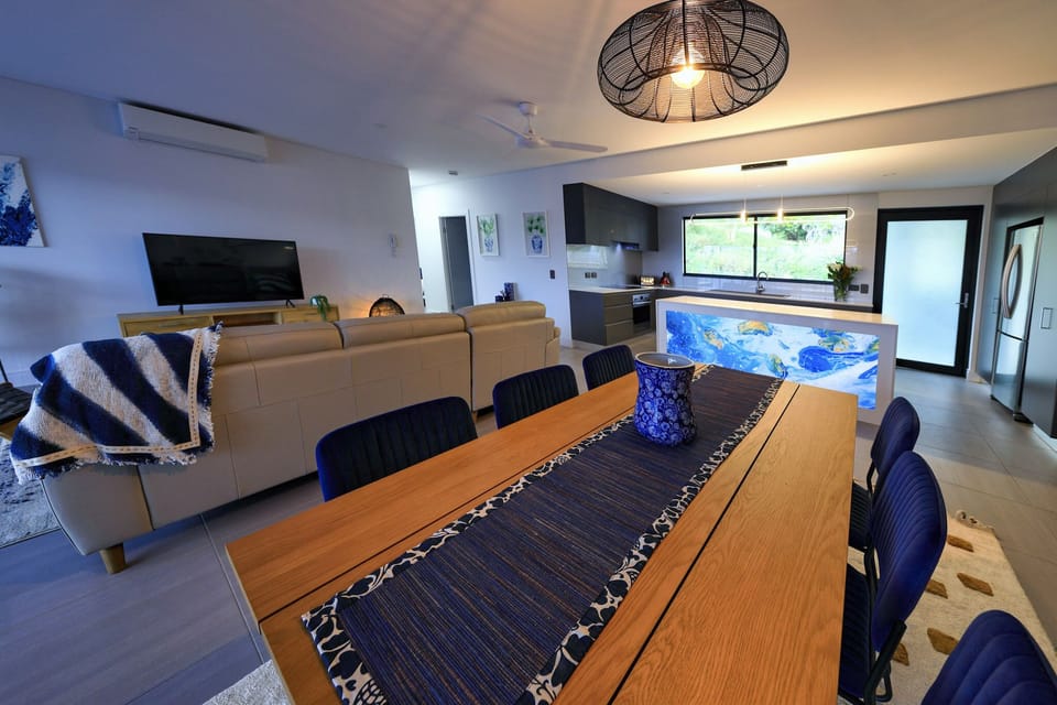 Luxury Room, 3 Bedrooms, 2 Bathrooms | Living area | 55-cm Smart TV with digital channels, TV, iPod dock