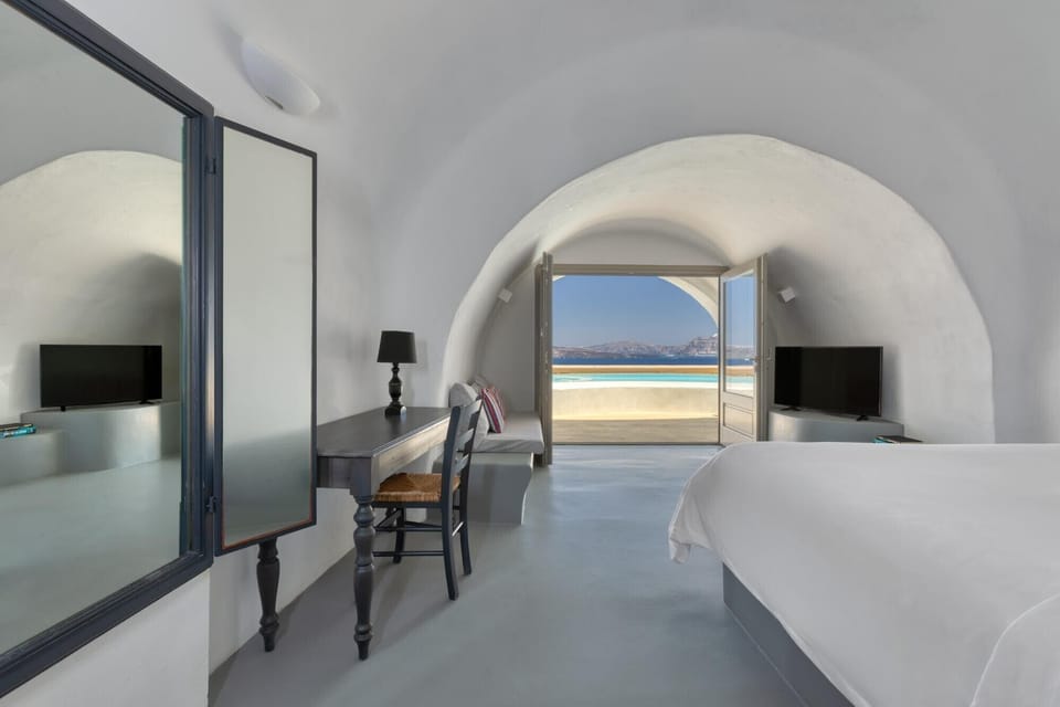 Deluxe Cave Suite with Private Pool Caldera | Premium bedding, down comforters, Select Comfort beds, minibar