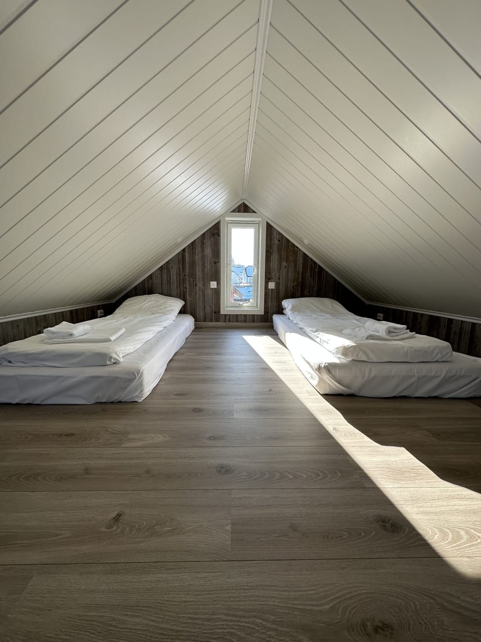 Seaview Rorbu Vega | 1 bedroom, individually decorated, individually furnished, free WiFi