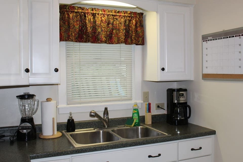 Main level fully equipped kitchen