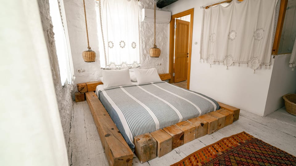 Standard Double Room | Bed sheets