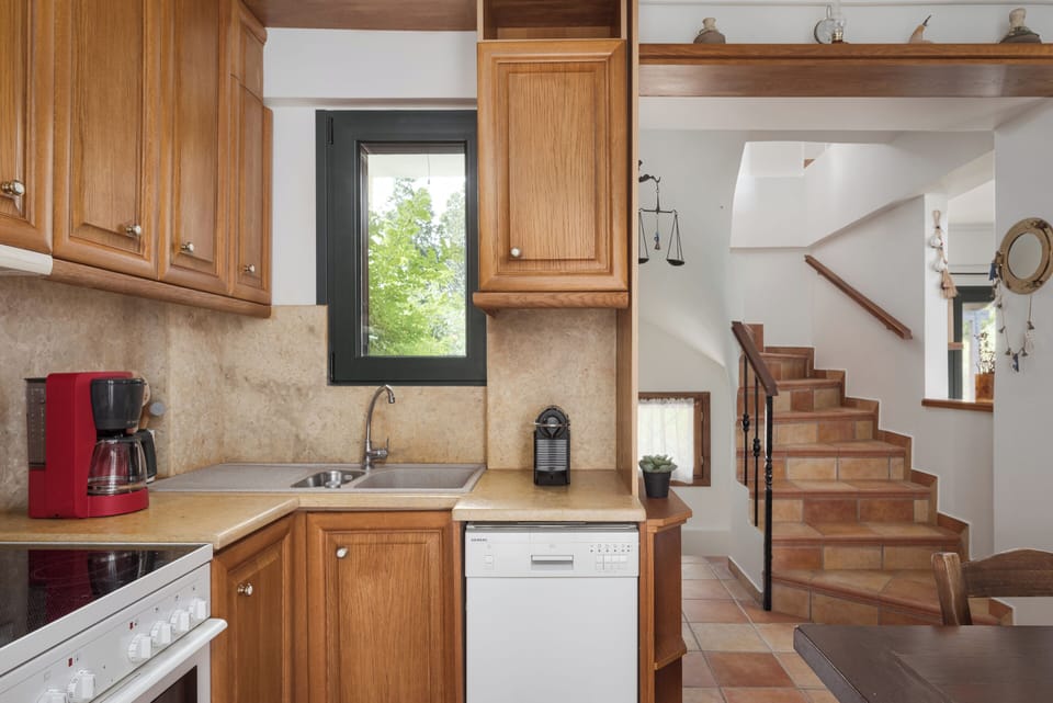Villa | Private kitchen | Full-size fridge, oven, stovetop, dishwasher
