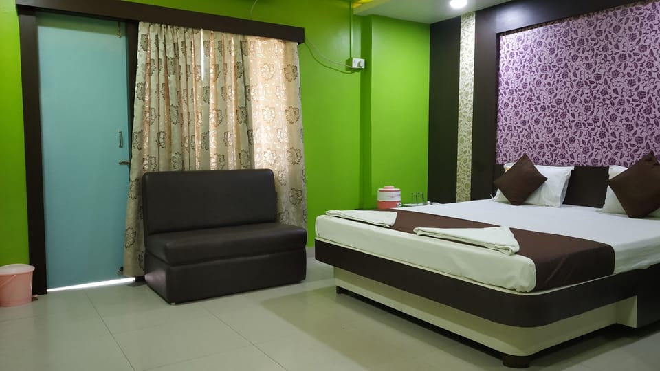Super Deluxe Room (AC) | In-room safe, WiFi (free)