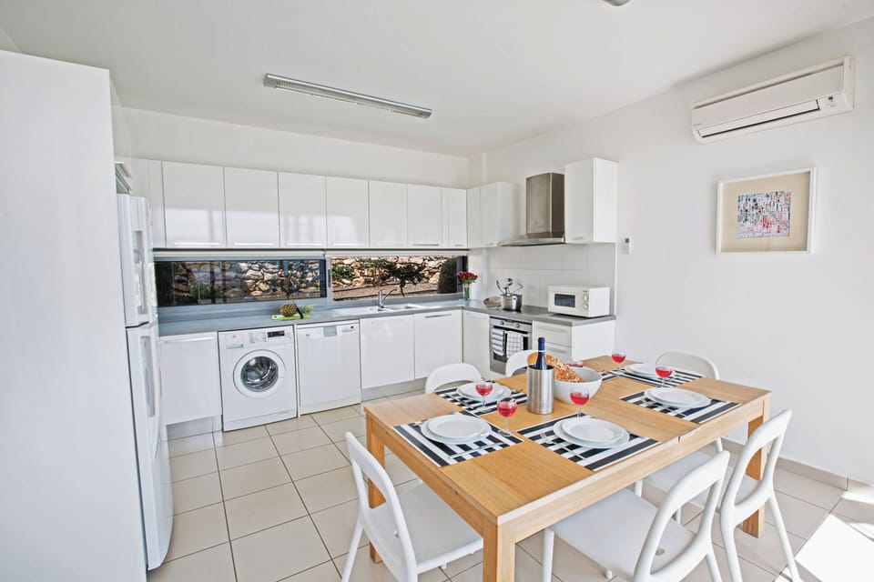 Villa, 3 Bedrooms, Private Pool, Garden View | Private kitchen