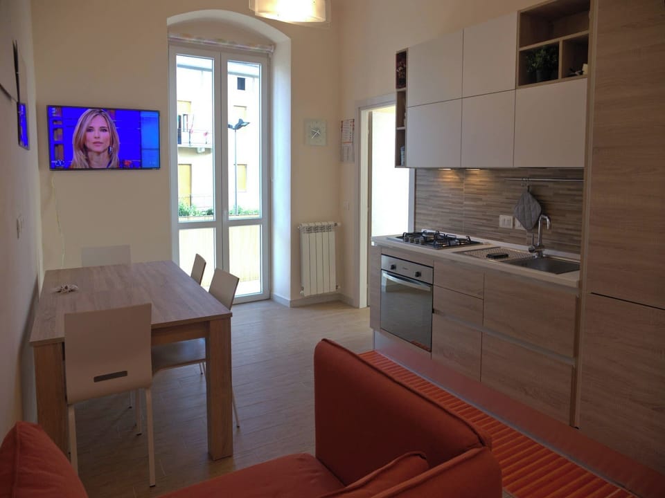 Apartment, 2 Bedrooms, Smoking, Balcony | Dining