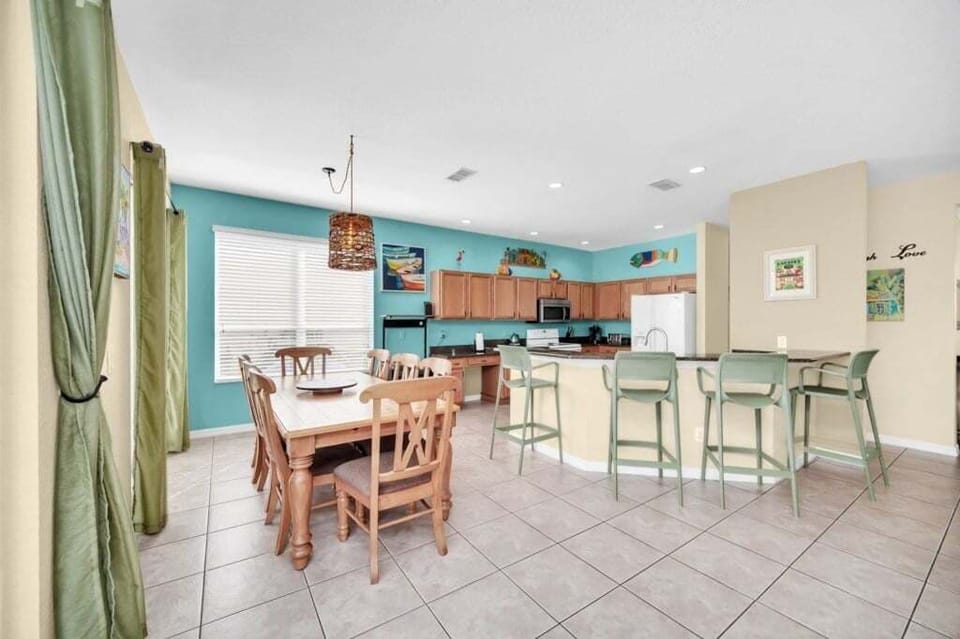 Villa, 5 Bedrooms | Dining
