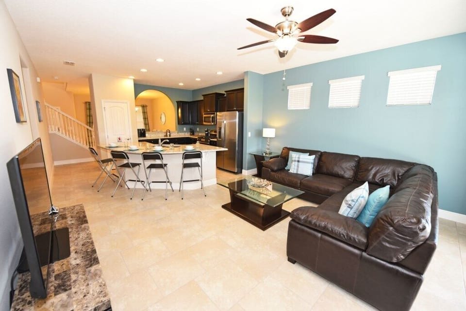 House, 5 Bedrooms | Interior