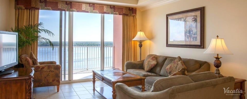 Condo, 2 Bedrooms | Living area