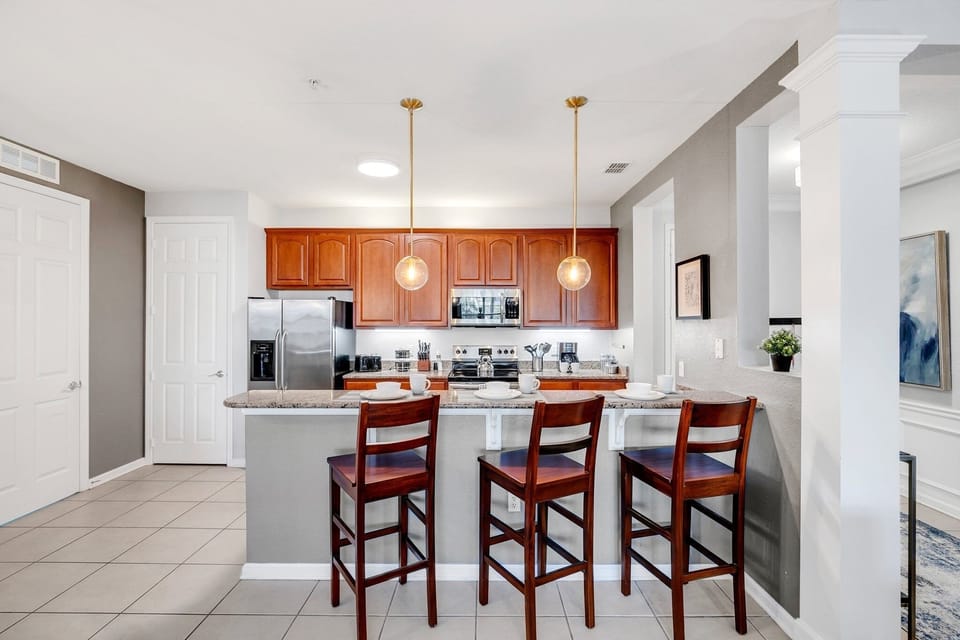 Condo, 3 Bedrooms | Private kitchen | Fridge, oven, coffee/tea maker, toaster