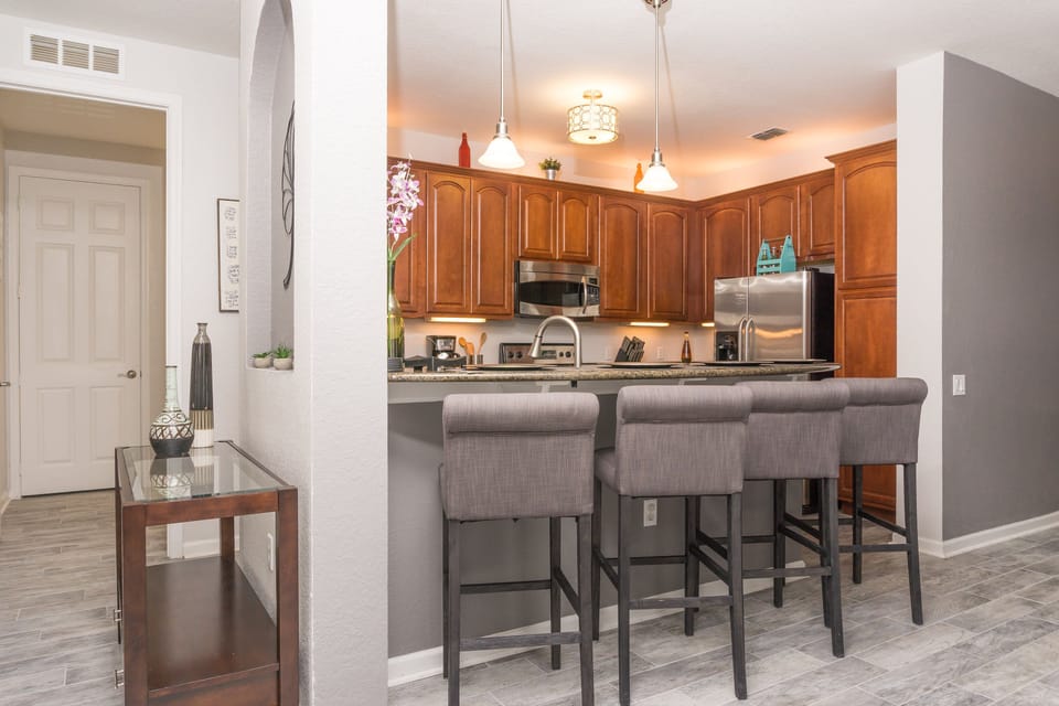 Condo, 3 Bedrooms | Private kitchen | Fridge, oven, coffee/tea maker, toaster