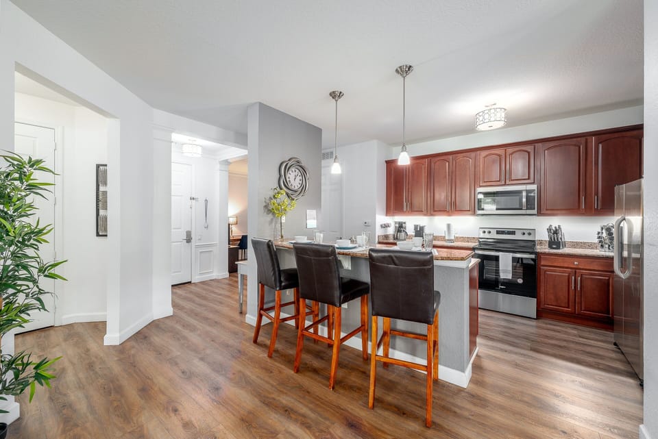Condo, 3 Bedrooms | Private kitchen | Fridge, oven, coffee/tea maker, toaster