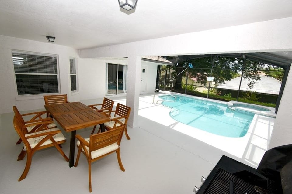 House, 5 Bedrooms | 5 bedrooms, iron/ironing board, free WiFi